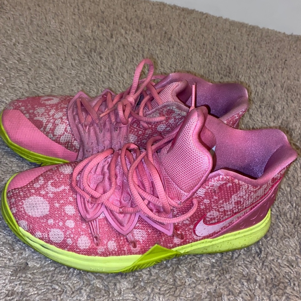 Heavily worn Patrick star kyrie 5